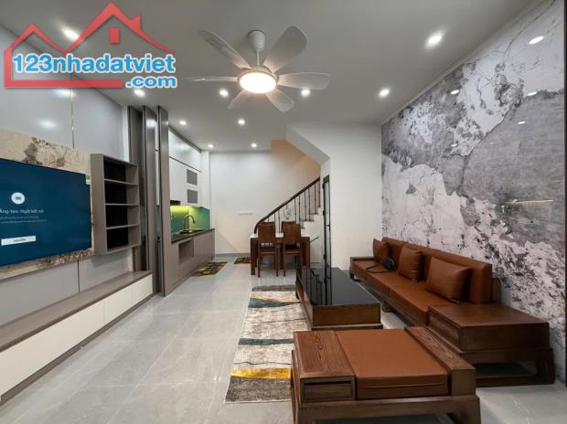 BÁN NHÀ NGÕ 135 ĐỘI CẤN – TRUNG TÂM BA ĐÌNH – NHÀ ĐẸP FULL NỘI THẤT – GIÁ 7.5 TỶ