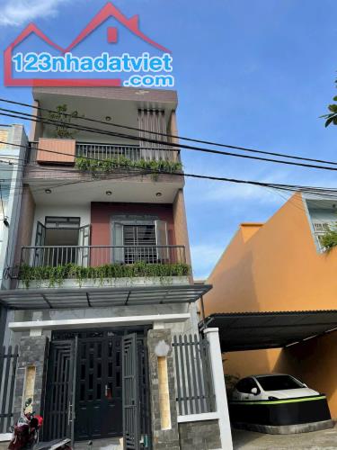 Bán nhà 3 Tầng Nguyễn Minh Không, Liên Ciểu, dt 90m2, ngang 5m. vị trí sau bến xe