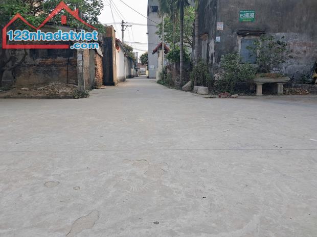 chủ cần ra lô đất tai đồng mái - phù ủng - ân thi - hưng yên  Diện tích: 67m vuông vắn - 1