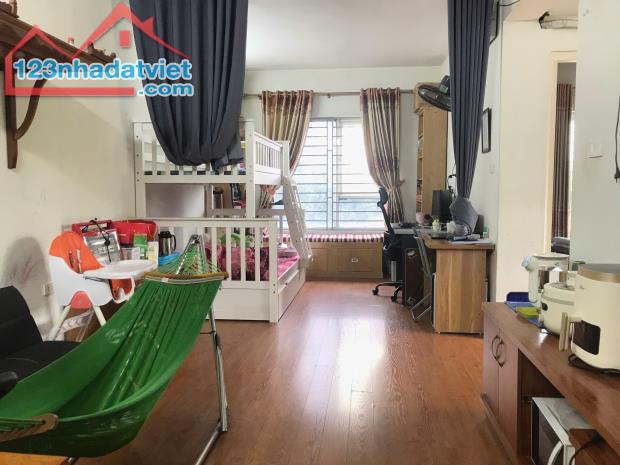 Hiếm, Hiện em còn căn CC Đặng Xá, Thiết kế 2 ngủ 1 VS, Chỉ 1.9 tỷ. LH: 0379483926 - 2