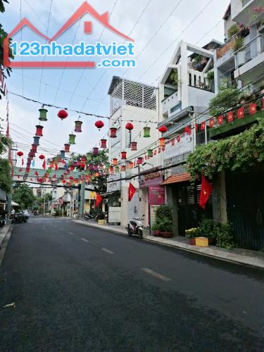 Nhà 2 tầng 70m2 mặt tiền đường số 47 cách 20m ra Lâm Văn Bền Bình Thuận Q7 giá tốt 10.5 tỷ