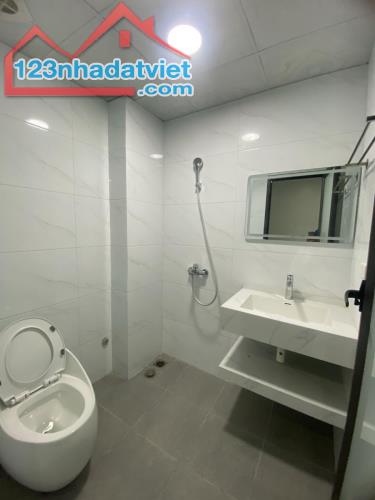 BÁN NHÀ 5 TẦNG CÓ THANG MÁY – PHỐ VĨNH PHÚC, QUẬN BA ĐÌNH – GIÁ 7 TỶ 🔹 Diện tích: 32m² 🔹 - 4