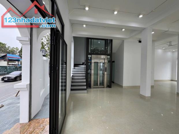 Bán Nhà Mặt Phố Sa Đôi. Nam Từ Liêm. Lô Góc. Ô Tô. Vỉa Hè. DT 206m2. Giá 64,8 Tỷ.