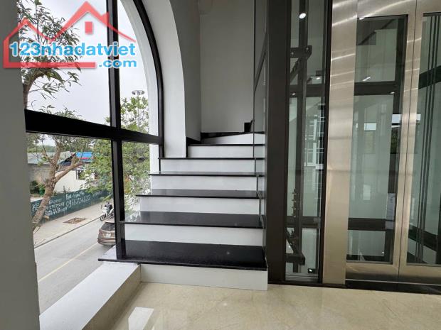 Bán Nhà Mặt Phố Sa Đôi. Nam Từ Liêm. Lô Góc. Ô Tô. Vỉa Hè. DT 206m2. Giá 64,8 Tỷ. - 2