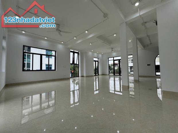 Bán Nhà Mặt Phố Sa Đôi. Nam Từ Liêm. Lô Góc. Ô Tô. Vỉa Hè. DT 206m2. Giá 64,8 Tỷ. - 4