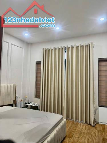 Bán nhà 4 tầng đẹp lung linh, HXH Võ Thị Hồi, gần chợ chỉ 4.4 tỷ TL. - 2