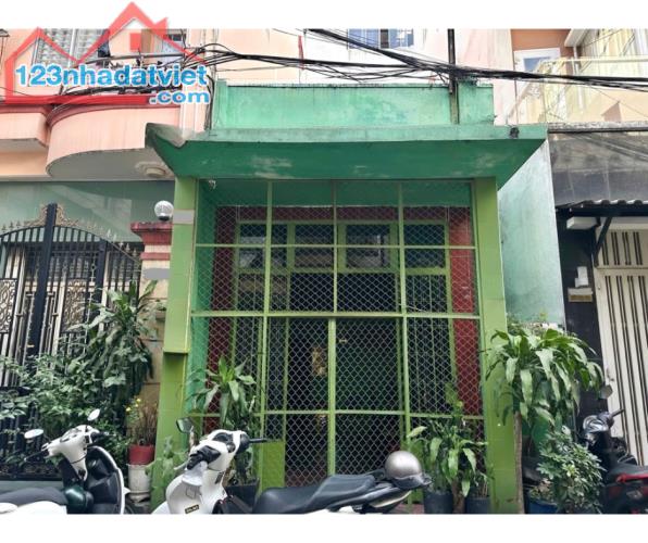 BÁN NHÀ MẶT TIỀN CẬN, HẺM XE HƠI 6M THÔNG TRẦN HƯNG ĐẠO Q1 - 1
