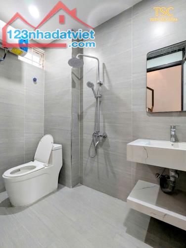 Nhà mặt đường Nam Pháp, 55m 4 tầng,, Giá 5.75 tỉ, đối diện nhà thờ - 2