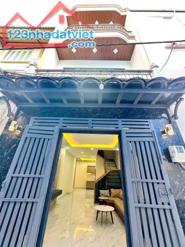 CHỈ 5.9 TỶ(TL)  NHÀ 3 LẦU ,3PN FULL NỘI THẤT ,KỀ HIM LAM ,TRẦN XUÂN SOẠN ,QUẬN 7.