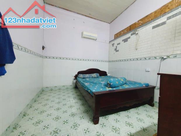 BÁN NHÀ QUẬN 9,NHÀ MẶT TIỀN ĐƯỜNG DT105M,XE HƠI NGỦ TRONG NHÀ NGAY NGUYỄN XIỂN,CHỈ 5.5TỶTL - 5