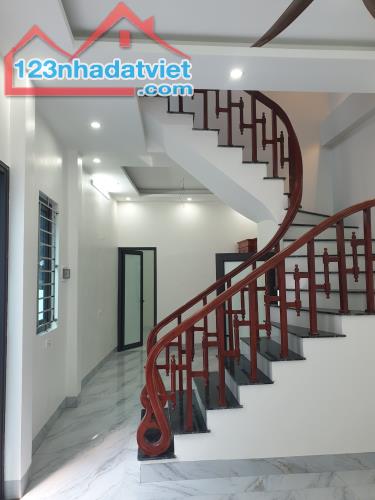 BÁN NHÀ ĐẸP 1.76 TỶ 3 TẦNG 47M2 ( ĐÔNG NAM ) NGÕ TRẦN QUANG KHẢI