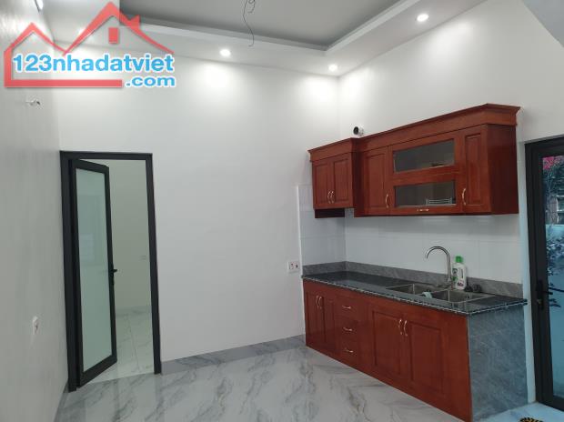 BÁN NHÀ ĐẸP 1.76 TỶ 3 TẦNG 47M2 ( ĐÔNG NAM ) NGÕ TRẦN QUANG KHẢI - 2
