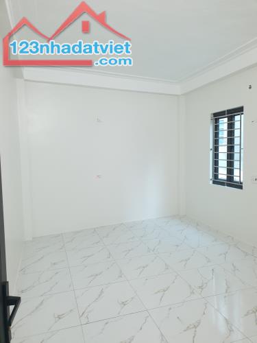 BÁN NHÀ ĐẸP 1.76 TỶ 3 TẦNG 47M2 ( ĐÔNG NAM ) NGÕ TRẦN QUANG KHẢI - 4