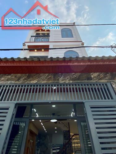 Bán Gấp, Nhà Q1,Gần Trường THPT Marie Curie,60m2 4tỷ068, Hẻm xe hơi, Sổ đầy đủ,4PN