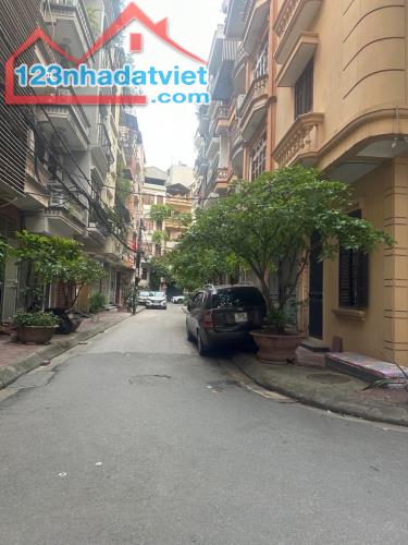 Bán nhà Trần Duy Hưng, ô tô ngủ trong nhà, thang máy chạy êm du, 53m2, nhỉnh 18 tỷ