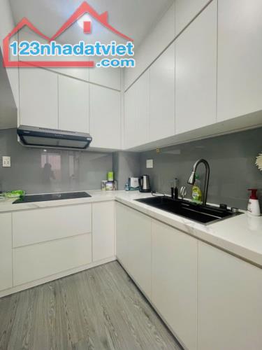 Chính Chủ - Đã Hoàn Công , DT 21M2 , 4 Tầng Đúc Với 3 PN,3WC -  Lý Chính Thắng - 2