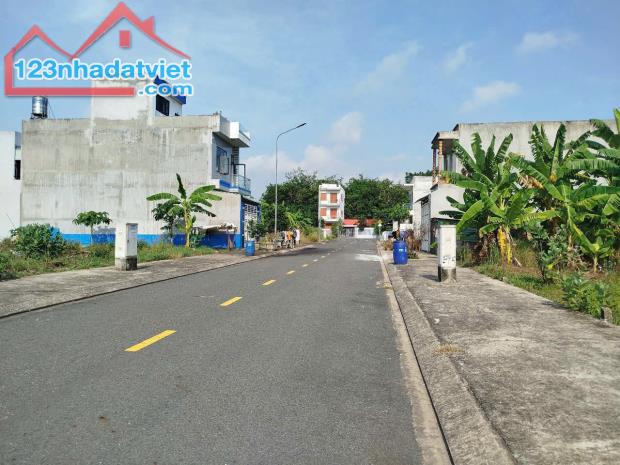 Gấp bán nền đất 125m2 ngay chân nút giao cao tốc Tp Bình Dương