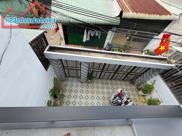 Chính Chủ Bán Gấp Nhà Hẻm Nội Bộ Đường Phạm Hữu Lầu Dĩ An - 1