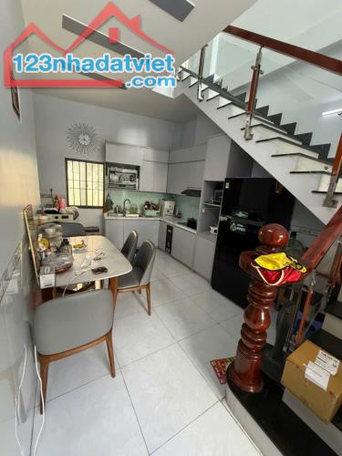 Chính Chủ Bán Gấp Nhà Hẻm Nội Bộ Đường Phạm Hữu Lầu Dĩ An - 3