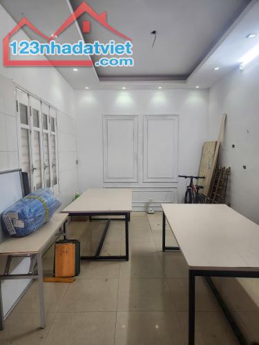 Bán nhà lô góc KĐT Đầm Trấu, ô tô tránh, tiện kinh doanh 5 tầng 68m2 giá 24.5 tỷ - 1