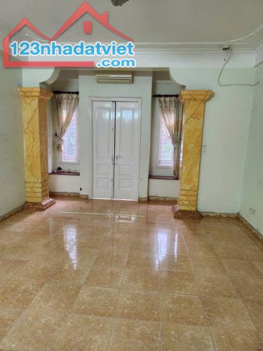 Bán nhà lô góc KĐT Đầm Trấu, ô tô tránh, tiện kinh doanh 5 tầng 68m2 giá 24.5 tỷ - 3