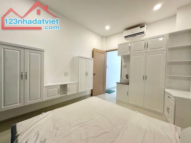 CHÍNH CHỦ GẤP BÁN - TRẦN KHÁC CHÂN - Q1 - TÂN ĐỊNH - NHÀ ĐẸP -5 TẦNG BTCT - TẶNG FULL NỘI - 4