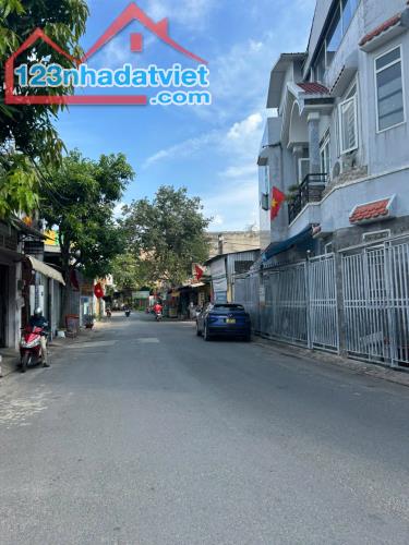 Cần bán, Mặt tiền kinh doanh, Nguyễn Ảnh Thủ, quân 12- 70m2, giá siêu rẻ, chỉ 4,1tỷ.