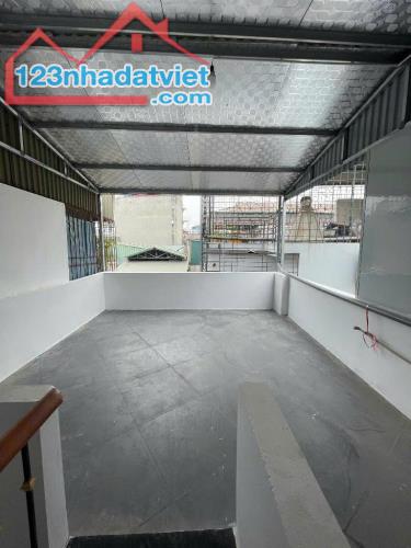 NHÀ ĐẸP -- VỊ TRÍ THUẬN TIỆN! 🏠  Giá: 5.x tỷ (giảm 200tr) cho ace nào nhiệt tình 😜  Đị - 2