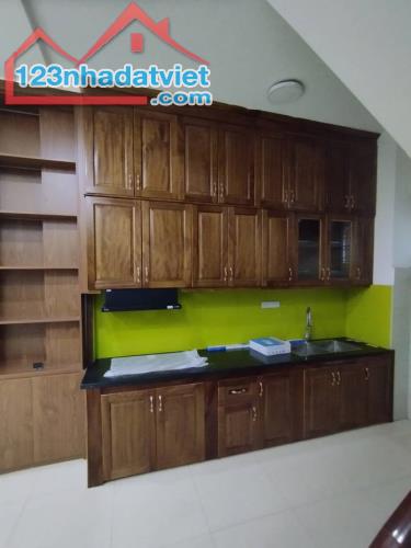 CC bán nhà 5 tầng Tô Hiệu - Hà Đông, DT: 30m2, MT: 3.5m, Giá chỉ 8.x tỷ - 1