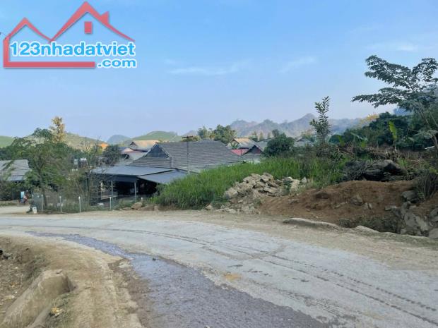 Bán 829m² Đất Mộc Châu, 400m² Thổ Cư, Gần Homestay, Trường Học, UBND giá 1ty7 - 1