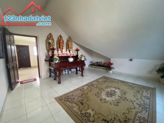 Bán BIỆT THỰ Siêu Đẳng Dĩ An, đương nhựa trước nhà 20m,giảm sock 2 tỷ - 2