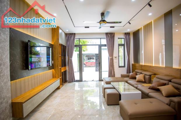 Nhà đẹp 3 tầng Bùi Thiện Ngộ , Hoà Xuân, Cẩm Lệ. DT100m - 2