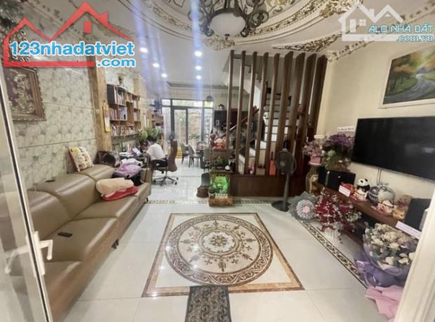 BÁN NHÀ 4 TẦNG { NGANG 4.91M }_ THIẾT KẾ SIÊU ĐẸP- HẺM KIAMONING HUỲNH TẤN PHÁT– QUẬN 7