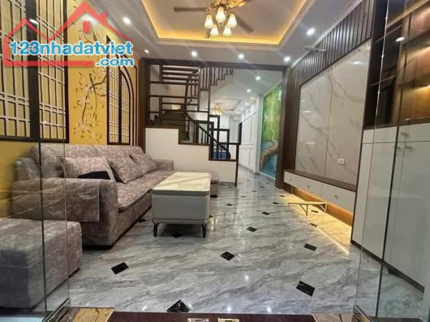 Bán Nhà Trường Chinh 38,5m2 5 Tầng 2 Thoáng Giá Chỉ Nhỉnh 7 Tỷ