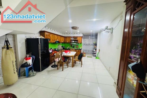Bán nhà hẻm 4m, Lạc Long quân, Tân Bình, 57.8 m² (3.9m x 14m), 4 tầng - Giá 6.95 tỷ TL - 3