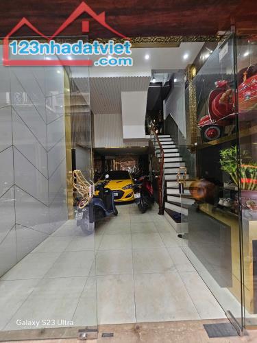 PL NGUYỄN CHÍ THANH - OTO TRÁNH - KD SAPA DT 40m2 6T x MT 4.1m Giá 18 tỷ