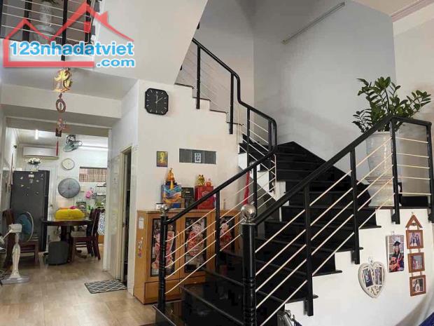 🔥BÁN NHÀ 4 TẦNG MẶT TIỀN TRẦN THÁNH TÔNG – SƠN TRÀ 	•	DT 91m², MT 4.5m – đường lớn 30m, - 2