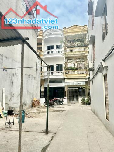 CHO THUÊ NHÀ NGUYÊN CĂN PHỐ TÂY VĂN CAO (NGÕ 302 VĂN CAO) ♦ - 1