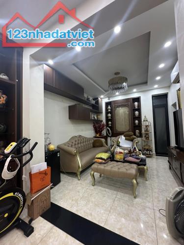 Bán nhà phố Thanh Nhàn, Hai Bà Trưng, ô tô đỗ cửa, thang máy 5 tầng 75m2 giá 22.5 tỷ