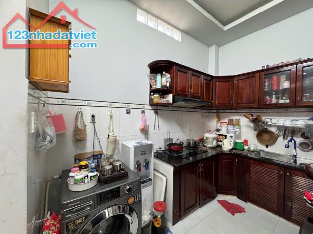 TT QUẬN 12 GIÁP GV,TB - NHÀ MỚI Ở NGAY - 33M2 (4x8) 2 TẦNG 2PN - HẺM XE HƠI SÁT NHÀ - 4