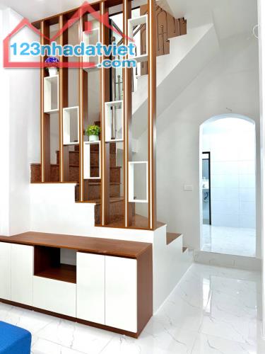 Cần bán nhà đẹp tại Văn Chương TT Đống Đa, khách mua chỉ xách Vali về ở DT38m, 5T hơn 6 tỷ - 2