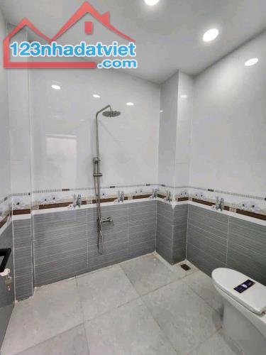 NỢ NGÂN HÀNG CẦN TIỀN NHƯỢNG LẠI CĂN 2 LẦU SHR GIÁP PHƯỜNG BỬU LONG - 4