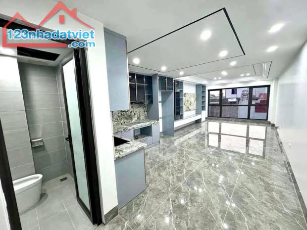 TÔI CẦN BÁN NHÀ  ĐỘI CẤN BA ĐÌNH 35M2 6 TẦNG THANG MÁY 7,5 TỶ FULL NỘI THẤT