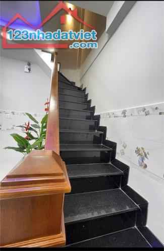 Nhà Đẹp Công Nghệ Thông Minh 5.0 Nguyễn Hồng Đào Tân Bình, 2 Tầng 2PN. Chỉ nhỉnh 3 Tỷ - 4