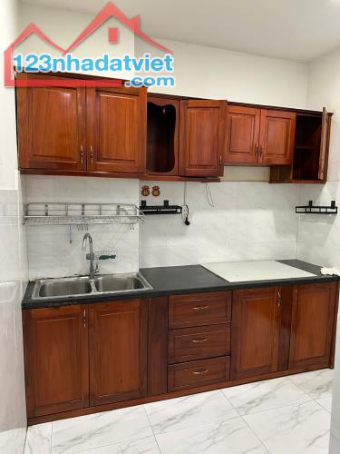 Chính chủ cần bán căn hộ 312 Lạc Long Quân, Quận 11, 70m2, 2PN, 2.835 tỷ, có sổ hồng. - 3