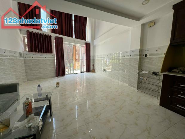 Nhà rộng 5 tầng, gần Chung cư Ruby Nguyễn Sỹ Sách, 5.25 tỷ - 1