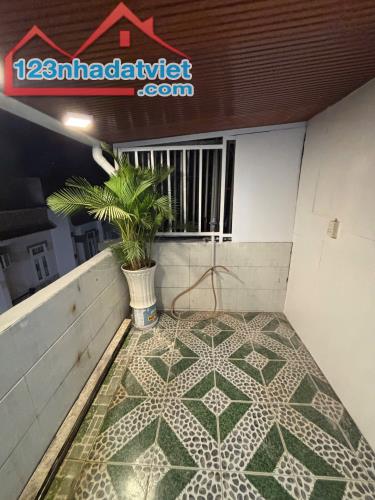 NHÀ BÁN Tỉnh Lộ 10 - 4 TẦNG - 3x8m - HXH - 2.45 TỶ - BÌNH TÂN