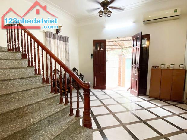 BÁN Nhà 2 tầng Lạc Long Quân  – gần Hồ Tây GIÁ 10TY DT 45m2 LH 083.2865.116 - 1