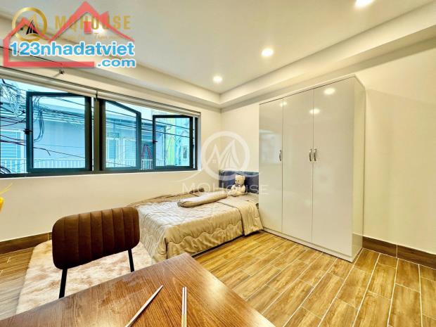Bán tòa nhà 6 tâng, full nội thất 5,2x16m, doanh thu khủng, sát mặt tiền Hoàng Sa chỉ 25ỷ - 2