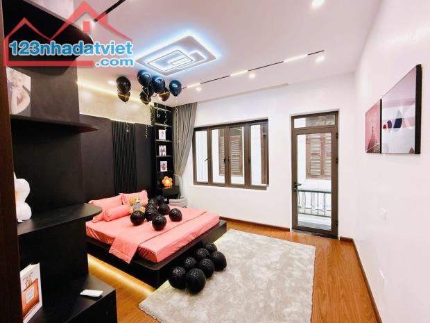 Nhà Đẹp- Ba Gác -Full Nội Thất - Đại La - Hai Bà Trưng - Dt:54m2/4tầng/4,3mMT*nhỉnh 9 tỷ - 4